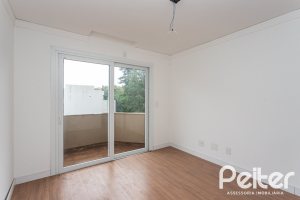 Cobertura à venda com 144m², 3 dormitórios, 1 suíte, 2 vagas, no bairro Menino Deus em Porto Alegre
