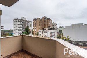 Cobertura à venda com 144m², 3 dormitórios, 1 suíte, 2 vagas, no bairro Menino Deus em Porto Alegre