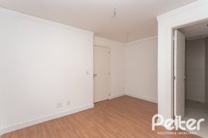 Cobertura à venda com 144m², 3 dormitórios, 1 suíte, 2 vagas, no bairro Menino Deus em Porto Alegre