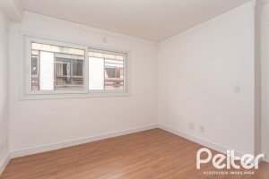 Cobertura à venda com 144m², 3 dormitórios, 1 suíte, 2 vagas, no bairro Menino Deus em Porto Alegre
