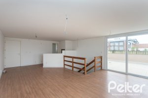 Cobertura à venda com 144m², 3 dormitórios, 1 suíte, 2 vagas, no bairro Menino Deus em Porto Alegre