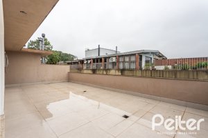 Cobertura à venda com 144m², 3 dormitórios, 1 suíte, 2 vagas, no bairro Menino Deus em Porto Alegre