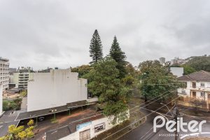 Cobertura à venda com 144m², 3 dormitórios, 1 suíte, 2 vagas, no bairro Menino Deus em Porto Alegre