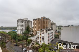 Cobertura à venda com 144m², 3 dormitórios, 1 suíte, 2 vagas, no bairro Menino Deus em Porto Alegre