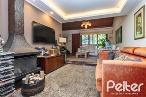 Casa em Condomínio à venda com 250m², 3 dormitórios, 1 suíte, 2 vagas, no bairro Ipanema em Porto Alegre