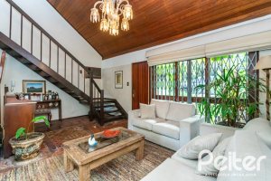 Casa em Condomínio à venda com 250m², 3 dormitórios, 1 suíte, 2 vagas, no bairro Ipanema em Porto Alegre