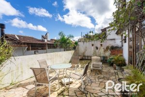 Casa em Condomínio à venda com 250m², 3 dormitórios, 1 suíte, 2 vagas, no bairro Ipanema em Porto Alegre