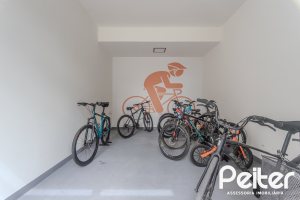 Apartamento à venda com 82m², 3 dormitórios, 1 suíte, 2 vagas, no bairro Tristeza em Porto Alegre