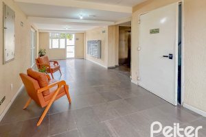 Apartamento à venda com 42m², 2 dormitórios, 1 vaga, no bairro Cavalhada em Porto Alegre