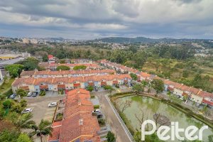 Apartamento à venda com 42m², 2 dormitórios, 1 vaga, no bairro Cavalhada em Porto Alegre