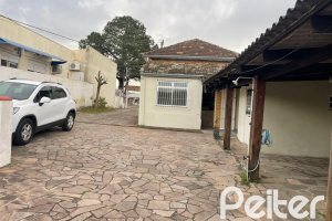 Terreno à venda com 572m², no bairro Vila Nova em Porto Alegre