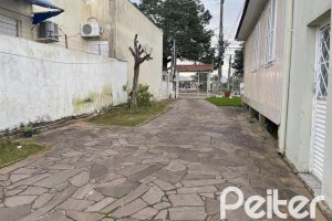 Terreno à venda com 572m², no bairro Vila Nova em Porto Alegre