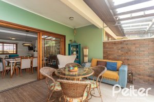 Casa em Condomínio à venda com 257m², 4 dormitórios, 4 suítes, 3 vagas, no bairro Tristeza em Porto Alegre