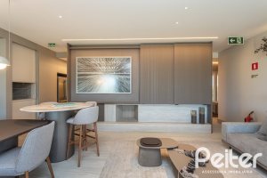 Apartamento à venda com 176m², 4 dormitórios, 4 suítes, 3 vagas, no bairro Golden Lake em Porto Alegre