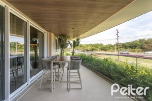 Apartamento à venda com 176m², 4 dormitórios, 4 suítes, 3 vagas, no bairro Golden Lake em Porto Alegre
