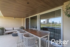 Apartamento à venda com 176m², 4 dormitórios, 4 suítes, 3 vagas, no bairro Golden Lake em Porto Alegre