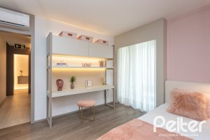 Apartamento à venda com 176m², 4 dormitórios, 4 suítes, 3 vagas, no bairro Golden Lake em Porto Alegre