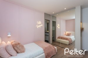 Apartamento à venda com 176m², 4 dormitórios, 4 suítes, 3 vagas, no bairro Golden Lake em Porto Alegre