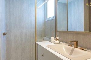 Apartamento à venda com 176m², 4 dormitórios, 4 suítes, 3 vagas, no bairro Golden Lake em Porto Alegre