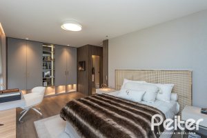 Apartamento à venda com 176m², 4 dormitórios, 4 suítes, 3 vagas, no bairro Golden Lake em Porto Alegre