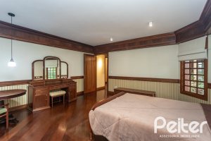 Casa em Condomínio à venda com 900m², 5 dormitórios, 5 suítes, 10 vagas, no bairro Cavalhada em PORTO ALEGRE