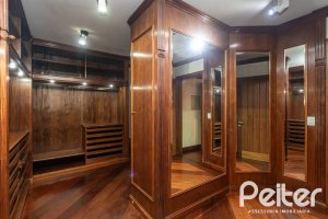 Casa em Condomínio à venda com 900m², 5 dormitórios, 5 suítes, 10 vagas, no bairro Cavalhada em PORTO ALEGRE