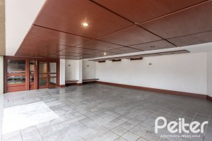 Casa em Condomínio à venda com 900m², 5 dormitórios, 5 suítes, 10 vagas, no bairro Cavalhada em PORTO ALEGRE