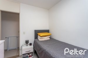 Apartamento à venda com 67m², 3 dormitórios, 1 suíte, 2 vagas, no bairro Tristeza em PORTO ALEGRE