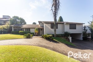 Casa em Condomínio à venda com 328m², 3 dormitórios, 2 suítes, 4 vagas, no bairro Cavalhada em PORTO ALEGRE
