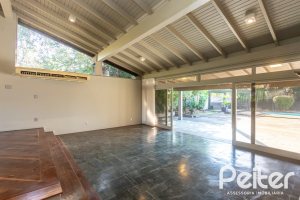 Casa em Condomínio à venda com 328m², 3 dormitórios, 2 suítes, 4 vagas, no bairro Cavalhada em PORTO ALEGRE