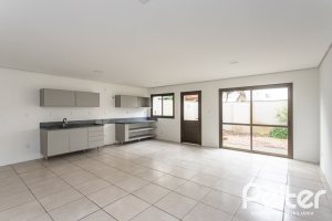 Casa em Condomínio à venda com 352m², 3 dormitórios, 3 suítes, 3 vagas, no bairro Tristeza em Porto Alegre