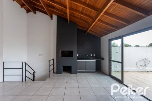 Casa em Condomínio à venda com 352m², 3 dormitórios, 3 suítes, 3 vagas, no bairro Tristeza em Porto Alegre