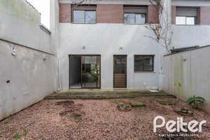 Casa em Condomínio à venda com 352m², 3 dormitórios, 3 suítes, 3 vagas, no bairro Tristeza em Porto Alegre