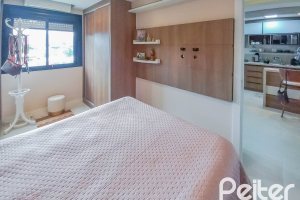 Apartamento à venda com 40m², 1 dormitório, 1 suíte, 1 vaga, no bairro Cristal em PORTO ALEGRE