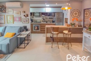 Apartamento à venda com 40m², 1 dormitório, 1 suíte, 1 vaga, no bairro Cristal em PORTO ALEGRE