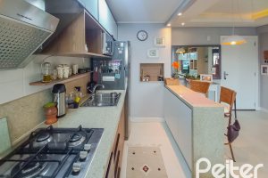 Apartamento à venda com 40m², 1 dormitório, 1 suíte, 1 vaga, no bairro Cristal em PORTO ALEGRE