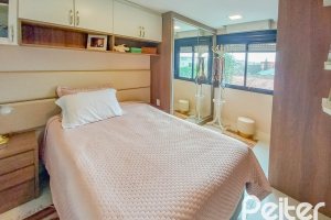 Apartamento à venda com 40m², 1 dormitório, 1 suíte, 1 vaga, no bairro Cristal em PORTO ALEGRE