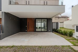 Casa em Condomínio à venda com 150m², 3 dormitórios, 3 suítes, 2 vagas, no bairro Ipanema em Porto Alegre