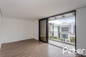 Casa em Condomínio à venda com 150m², 3 dormitórios, 3 suítes, 2 vagas, no bairro Ipanema em Porto Alegre