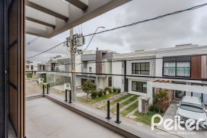 Casa em Condomínio à venda com 150m², 3 dormitórios, 3 suítes, 2 vagas, no bairro Ipanema em Porto Alegre
