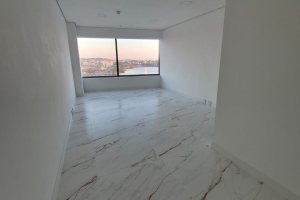 Comercial à venda com 31m², 1 dormitório, 1 vaga, no bairro Cristal em PORTO ALEGRE
