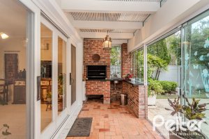 Casa em Condomínio à venda com 296m², 3 dormitórios, 1 suíte, 4 vagas, no bairro Terra Ville em PORTO ALEGRE