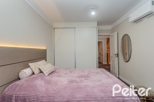 Casa em Condomínio à venda com 296m², 3 dormitórios, 1 suíte, 4 vagas, no bairro Terra Ville em PORTO ALEGRE