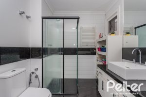 Casa em Condomínio à venda com 296m², 3 dormitórios, 1 suíte, 4 vagas, no bairro Terra Ville em PORTO ALEGRE
