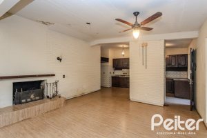 Casa à venda com 324m², 4 dormitórios, 1 suíte, 14 vagas, no bairro Vila Assunção em Porto Alegre