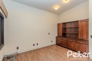 Casa à venda com 324m², 4 dormitórios, 1 suíte, 14 vagas, no bairro Vila Assunção em Porto Alegre