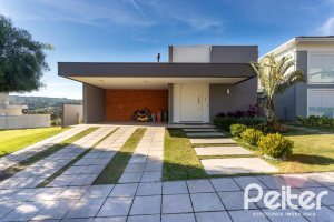 Casa em Condomínio à venda com 230m², 3 dormitórios, 3 suítes, 4 vagas, no bairro Alphaville em PORTO ALEGRE