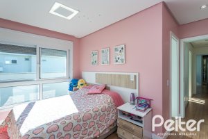 Casa em Condomínio à venda com 230m², 3 dormitórios, 3 suítes, 4 vagas, no bairro Alphaville em PORTO ALEGRE