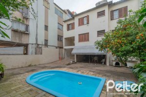 Casa à venda com 241m², 5 dormitórios, 2 suítes, 3 vagas, no bairro Tristeza em Porto Alegre