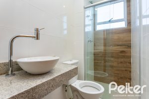 Apartamento à venda com 54m², 2 dormitórios, 1 suíte, 1 vaga, no bairro Camaquã em Porto Alegre